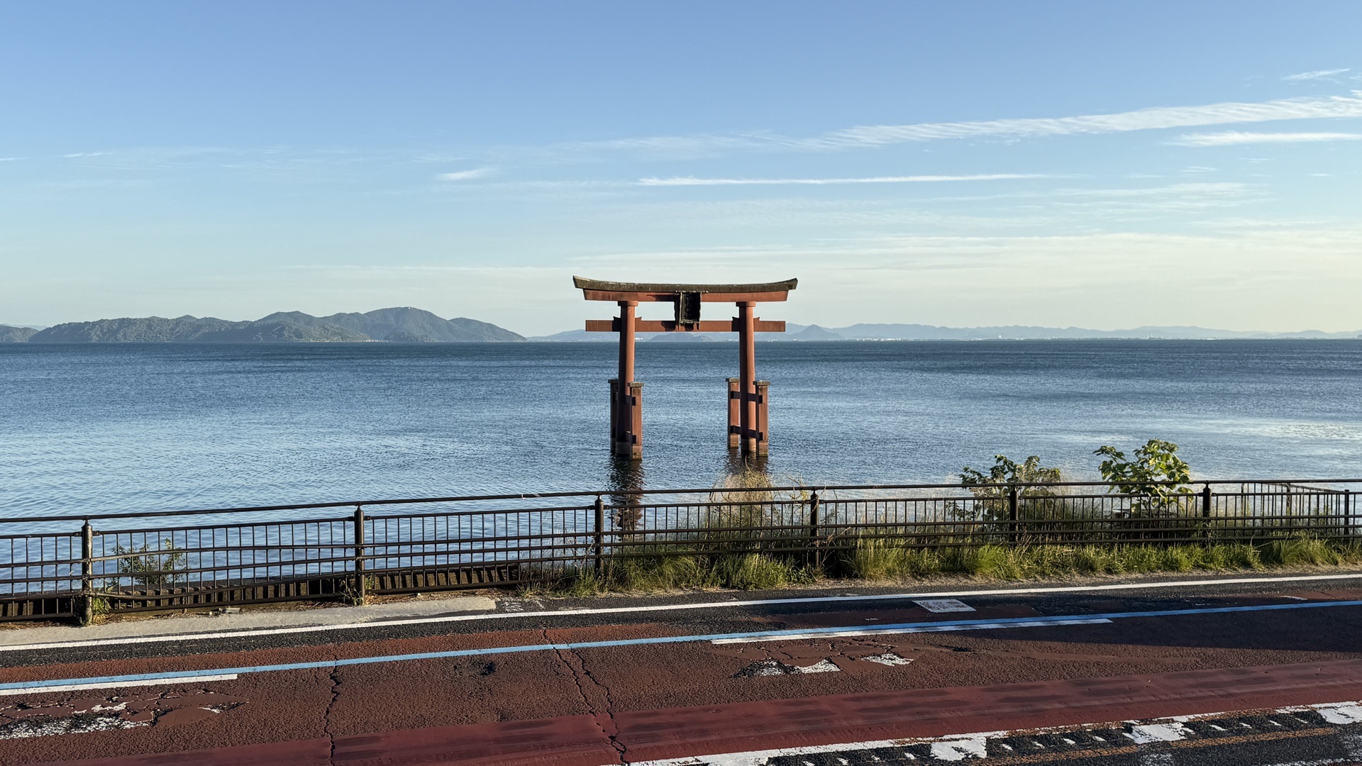 浮御堂——建在琵琶湖湖中岩台上的千年佛堂,石橋連接湖岸與佛堂