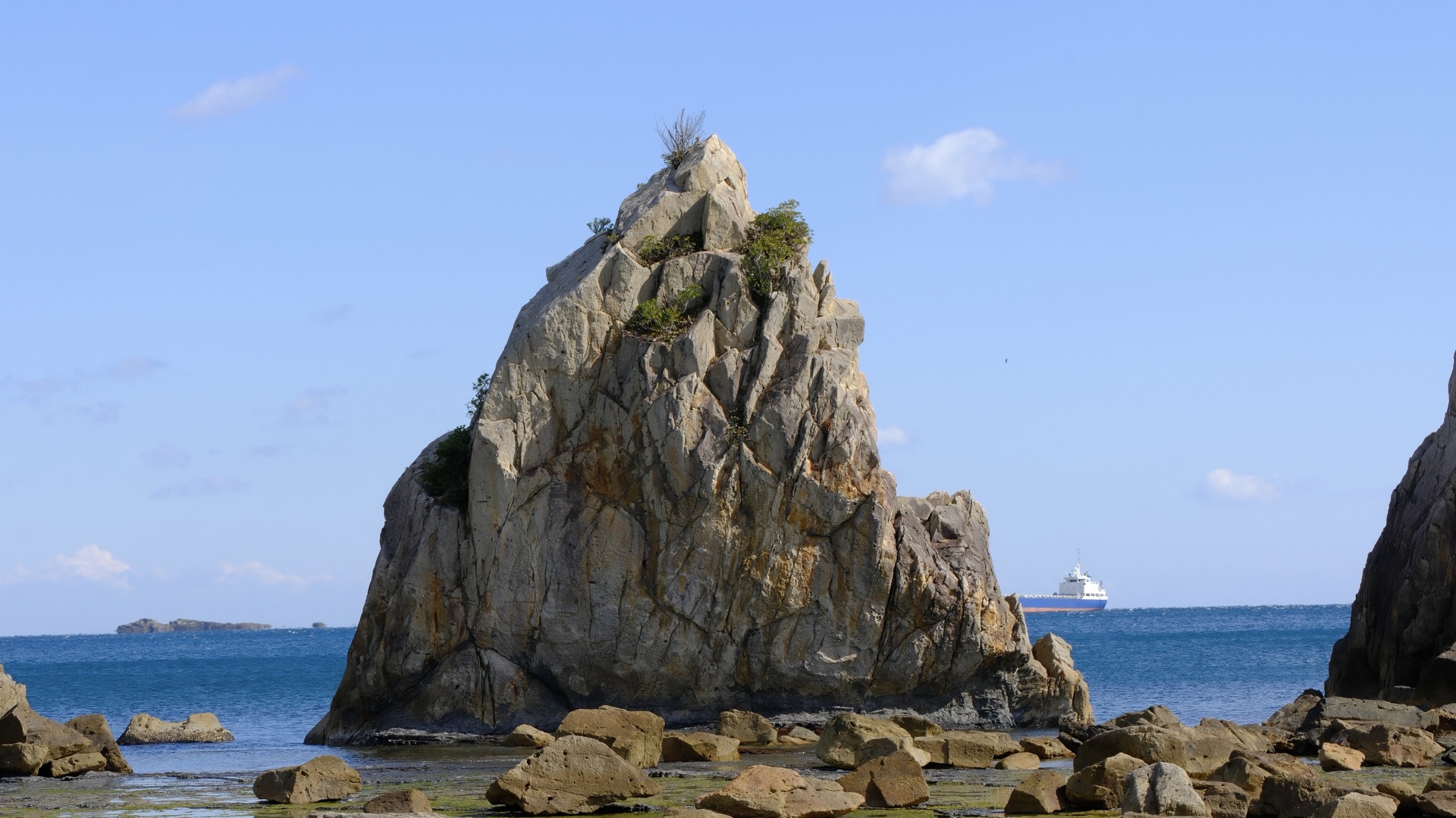 Hashiguiiwa, Wakayama | The Kōbō Daishi Bridge Legend & 15-Million-Year Rock Formations