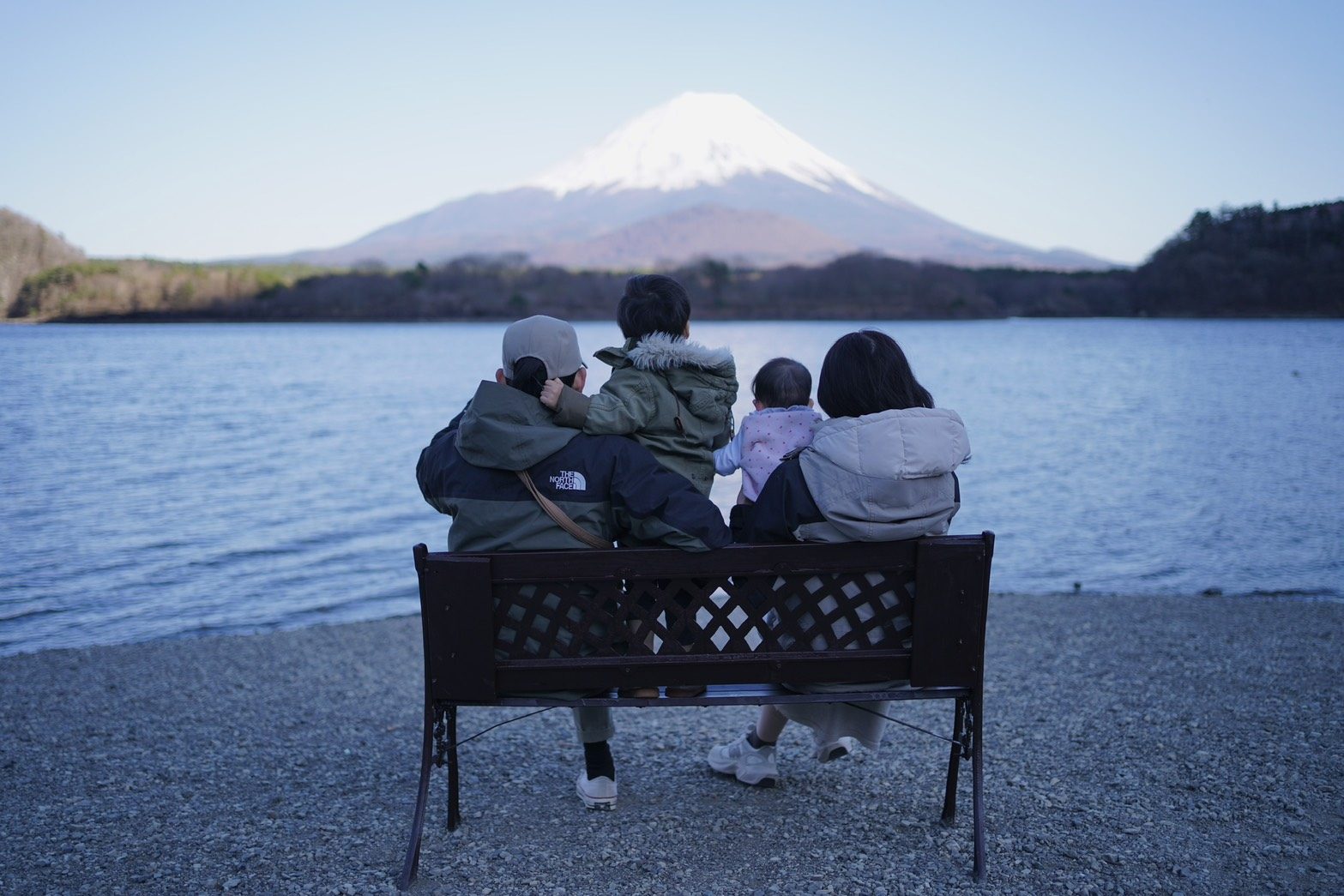 Ren-san's family of four looking at Mt. Fuji by the lake